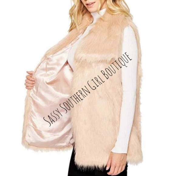 🆕⭐Via Spiga blush champagne faux fur vest - Picture 4 of 8